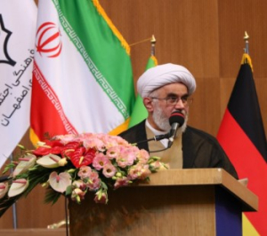 زیست شرافتمندانه در گرو حق و تکلیف متقابل است