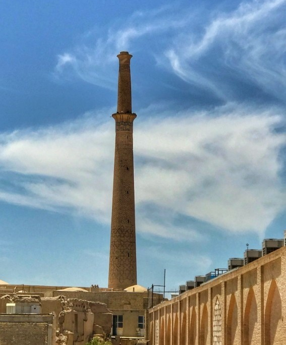 مناره معروف خود به طول 50 متر